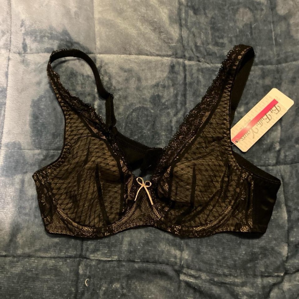 Chic Black Lace Bra with Bow Accent